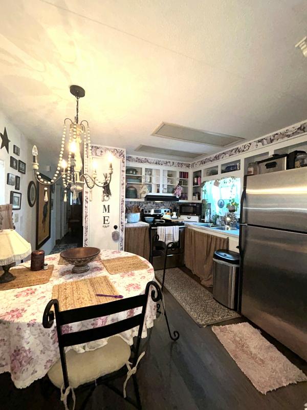 1975 WEST  Home