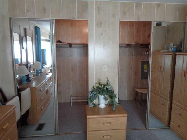 1985 TWIN Manufactured Home