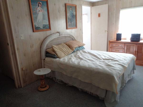1985 TWIN Manufactured Home
