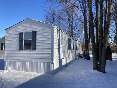 Photo 2 of 7 of home located at 920 Anchorage Rd. #3 Warsaw, IN 46580