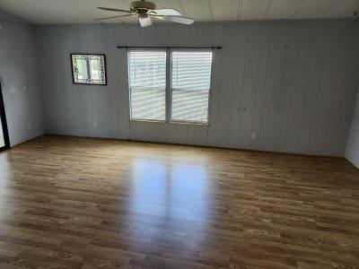 Photo 4 of 15 of home located at 998 Plymouth Rock Drive Naples, FL 34110