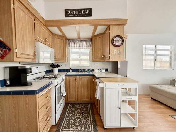 2000 Fleetwood Manufactured Home