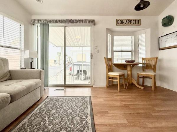 2000 Fleetwood Manufactured Home