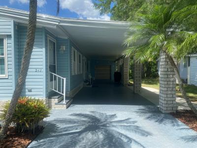 Photo 3 of 19 of home located at 247 Golf View Dr Auburndale, FL 33823