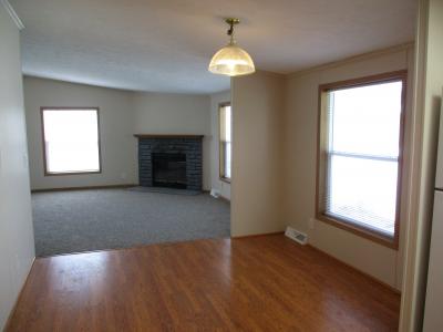 Photo 4 of 20 of home located at 23462 Stone Castle Dr Clinton Township, MI 48036