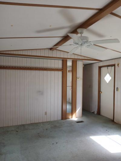 Photo 4 of 7 of home located at 360 Orchid Drive Fruitland Park, FL 34731