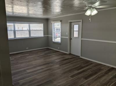 Photo 2 of 8 of home located at 570 57th Ave W Lot 199 Bradenton, FL 34207