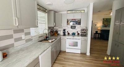 Mobile Home at 3128 Carmie Dr Edgewater, FL 32132