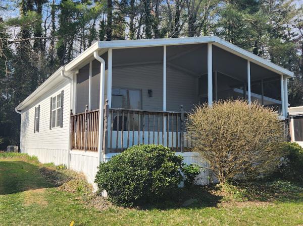 Photo 1 of 2 of home located at 88 Yellow Buckeye Lane Hendersonville, NC 28739
