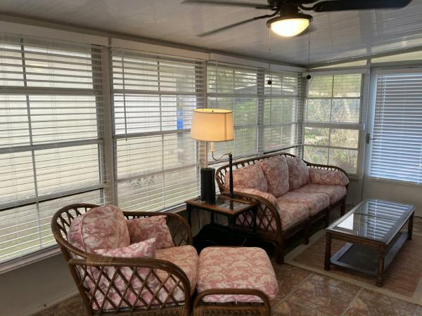 1985 SCHU HS Manufactured Home