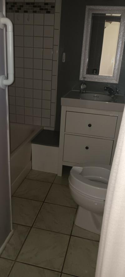 Photo 4 of 9 of home located at 7403 46th Avenue North Saint Petersburg, FL 33709