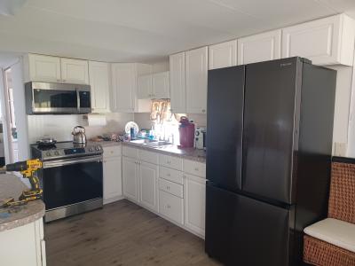 Photo 3 of 18 of home located at 28 East Ln Palmetto, FL 34221