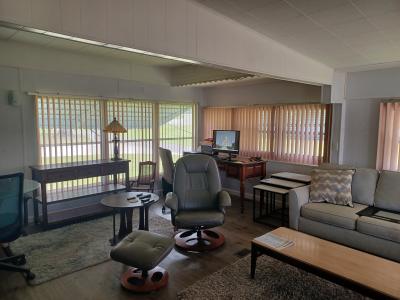 Photo 4 of 18 of home located at 28 East Ln Palmetto, FL 34221