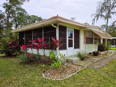 Photo 2 of 21 of home located at 9705 Hickory Hollow Rd Lot 5 Leesburg, FL 34788
