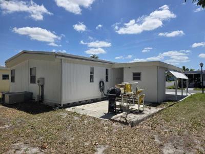 Photo 2 of 33 of home located at 7100 Ulmerton Rd Largo, FL 33771