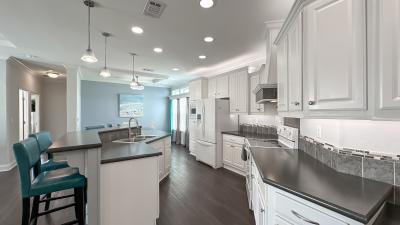Photo 5 of 18 of home located at 832 Bishop Dr Lady Lake, FL 32159