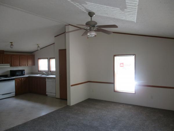 2002 Holly Park Mobile Home