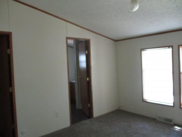 2002 Holly Park Mobile Home