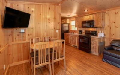 Photo 4 of 5 of home located at 4710 Lake Road East Geneva, OH 44041