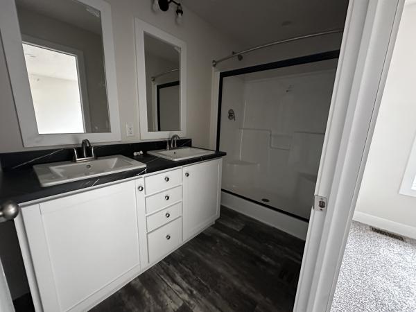2025 Clayton 81SRH28443A Mobile Home