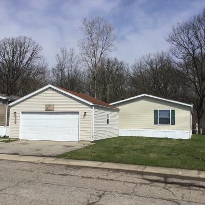 Photo 4 of 13 of home located at 28644 Parkview Flat Rock, MI 48134
