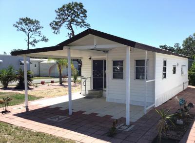 Photo 3 of 10 of home located at 37632 Delanie Drive 104 Zephyrhills, FL 33541