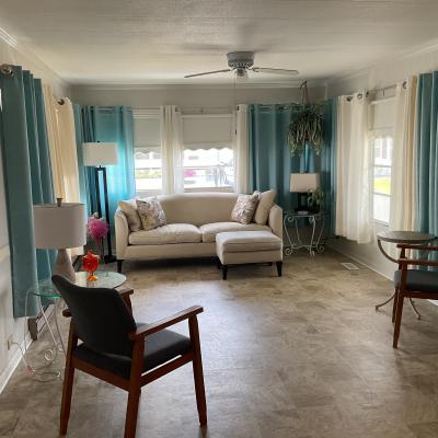 Photo 5 of 12 of home located at 3901 Bahia Vista St. #725 Sarasota, FL 34232