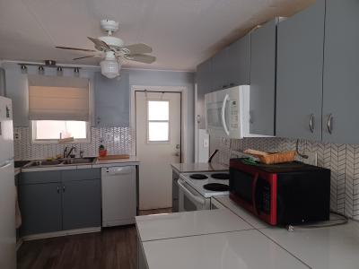 Photo 3 of 19 of home located at 14 Kingsport Ave Palmetto, FL 34221