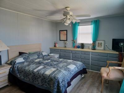 Photo 5 of 19 of home located at 14 Kingsport Ave Palmetto, FL 34221