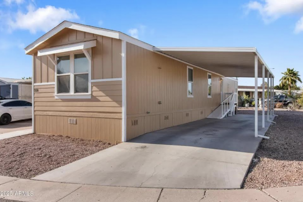 Photo 1 of 2 of home located at 1650 South Arizona Avenue, Lot 228 Chandler, AZ 85286
