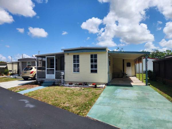 1970 TWIN Mobile Home