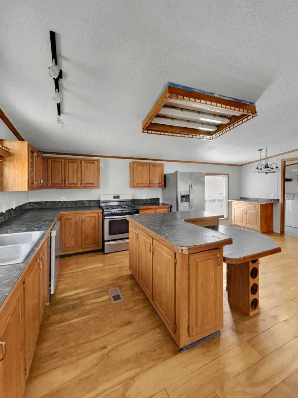 1994 Friendship Manufactured Home