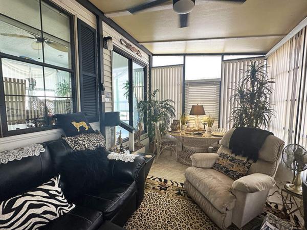 1986 Park Manufactured Home