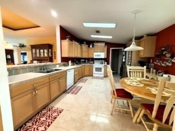2005 Palm Bay 2562-CT Mobile Home