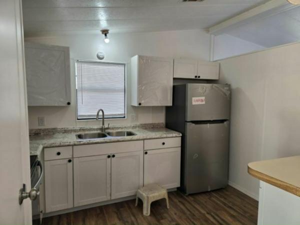 1987 BROO Manufactured Home