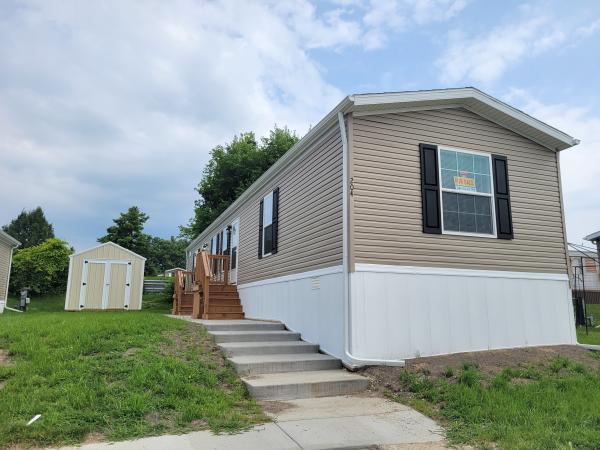2022 Champion RA1670216 Mobile Home