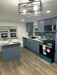 1985 WOODLAKE Mobile Home