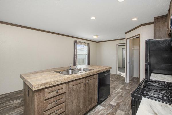 2023 Clayton 81SUN16663AH11  Home