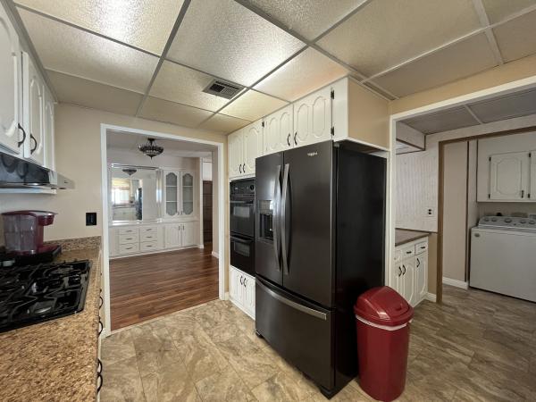1971 UNIVERSAL Mobile Home
