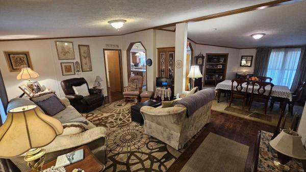 2005 Schult Manufactured Home