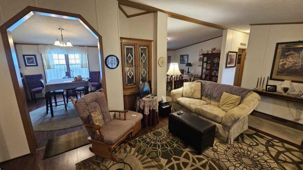 2005 Schult Manufactured Home
