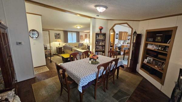 2005 Schult Manufactured Home