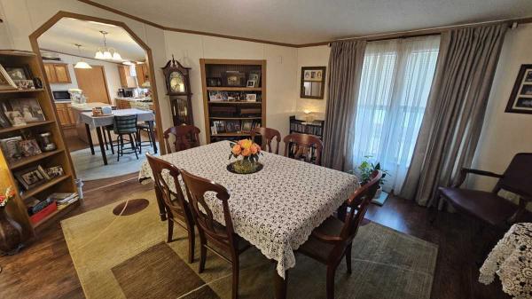 2005 Schult Manufactured Home