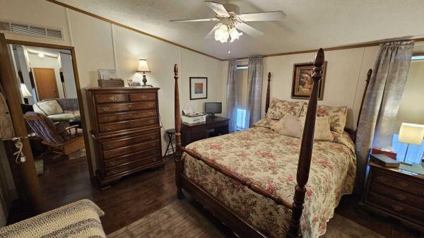 2005 Schult Manufactured Home