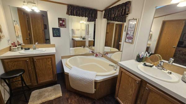 2005 Schult Manufactured Home