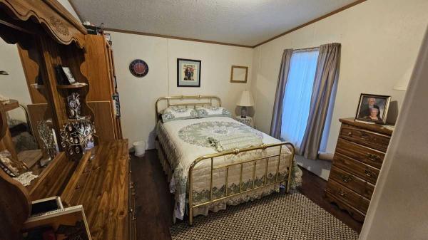 2005 Schult Manufactured Home