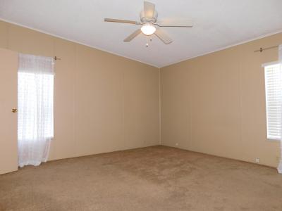 Photo 5 of 28 of home located at 1546 Garrison Dr Lakeland, FL 33810