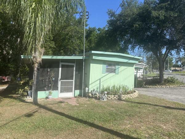 Photo 1 of 2 of home located at 7 Currin Blvd Mount Dora, FL 32757