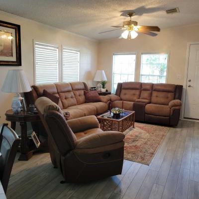 Photo 2 of 10 of home located at 516 Town & Country Blvd Sebring, FL 33870