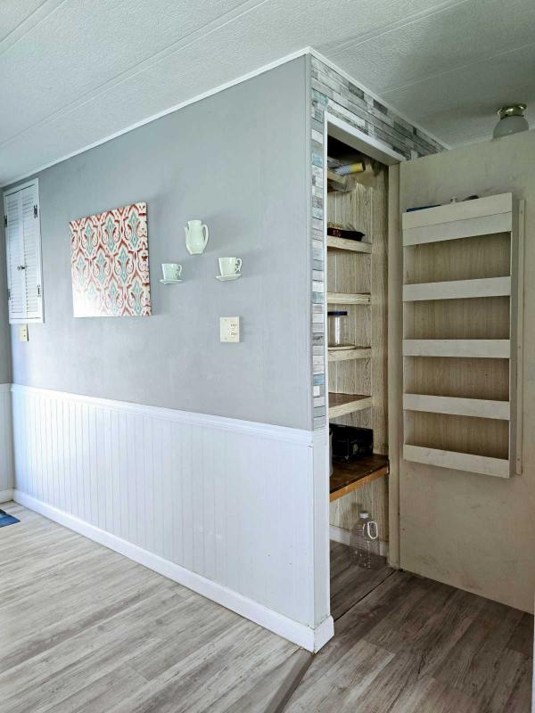 1977 Big, Beautiful Updated 2/2 pet friendly  Call Amanda today 941.706.6344  Mobile Home